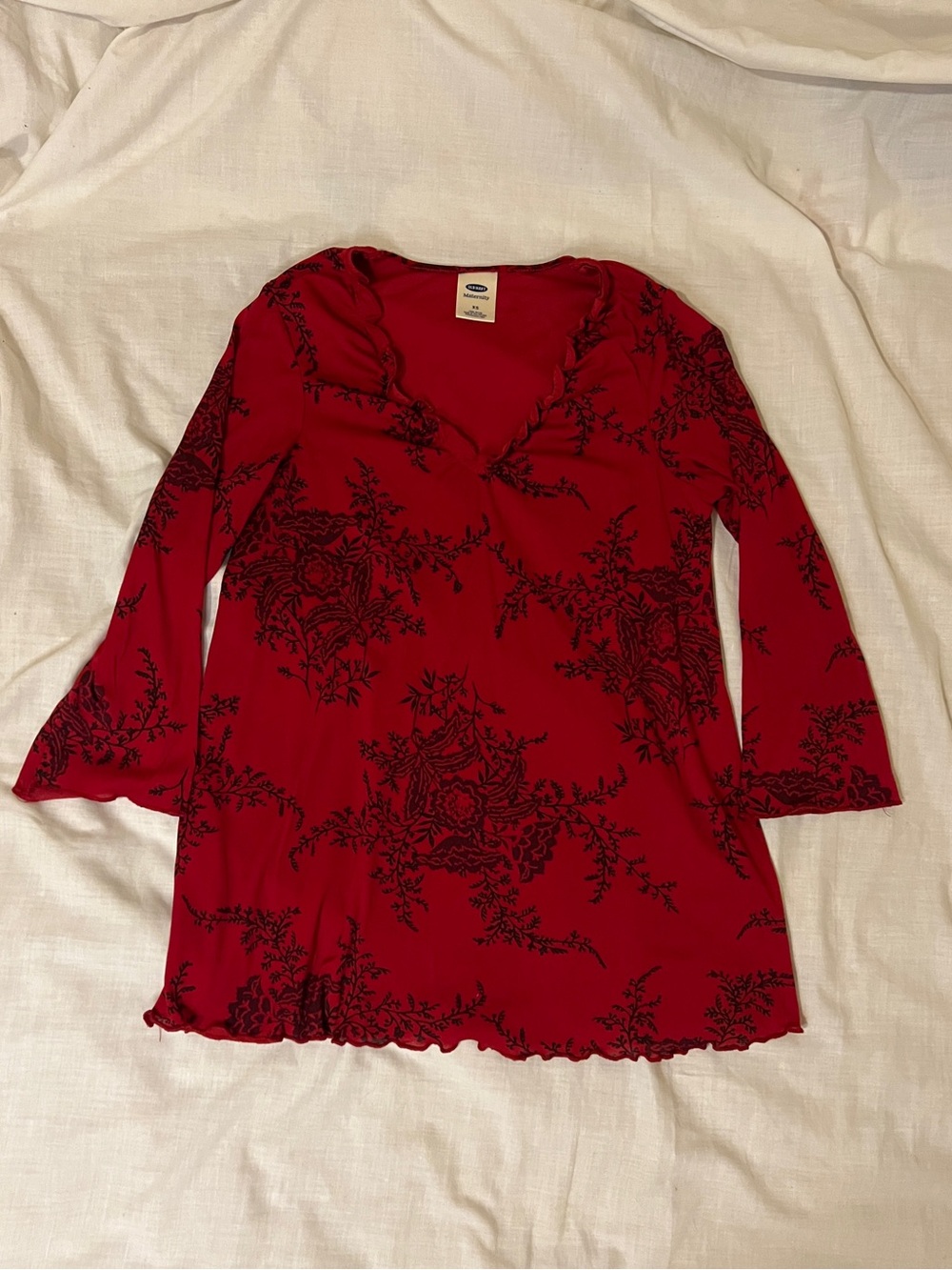 Vintage Old Navy Maternity Top - Red Long Sleeve V-Neck Floral Print